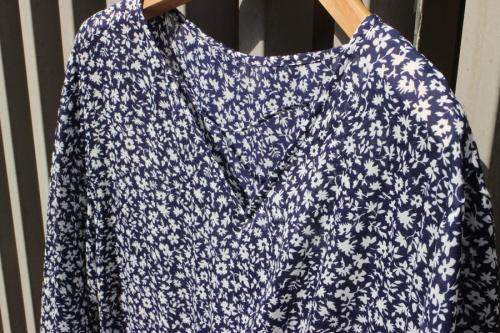 ミラオーウェンのVラウンドヘムワンピース