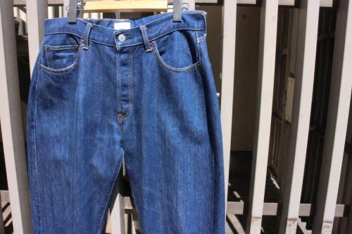 シオタのスピンコットンストレートデニム