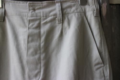 ジャーマンアーミーのジャーマンモールスキンカーゴパンツ