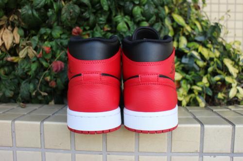 AIR JORDAN 1 MIDのメンズ
