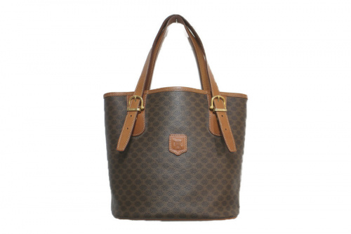 ラグジュアリーブランドのCELINE