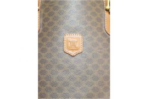 セリーヌのマカダム柄トートバッグ