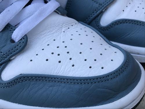 ナイキ×ファセッタズムのAIR JORDAN 1 MID フィアレス