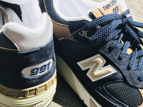 スニーカーのNEW BALANCE