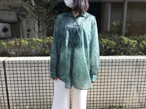ロクビューティアンドユースユナイテッドアローズのSUKE MARBLE PRINT SHIRT