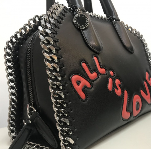 フェミニンブランドのSTELLA McCARTNEY