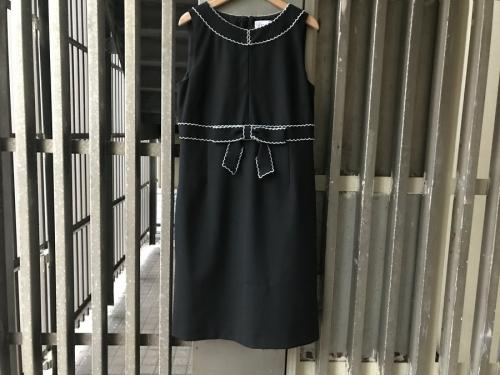 レッドヴァレンティノのフロントリボンノースリーブワンピース