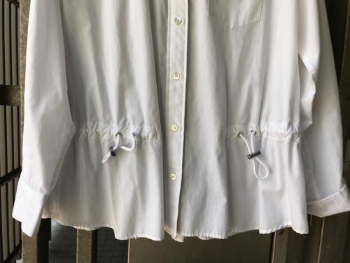 サカイ ラックのウエストドロストブラウス