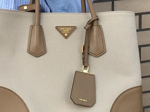 プラダのサフィアーノキャンバス2WAYトートバッグ