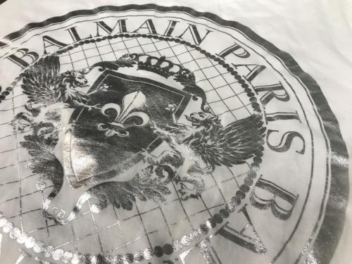 バルマンのロゴＴシャツ