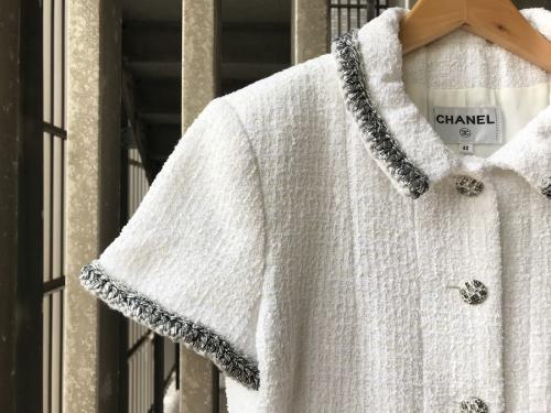 シャネルのツイードワンピース