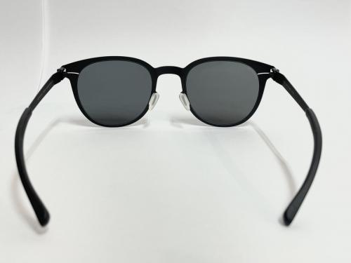 マイキータのサングラス