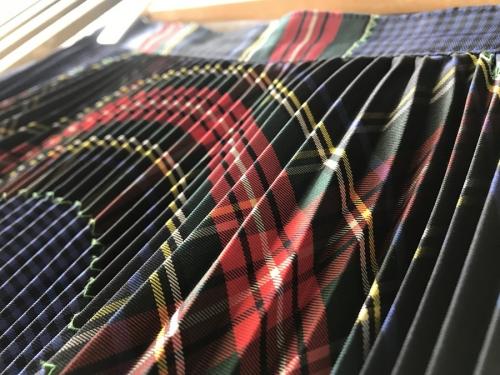 イッセイミヤケのチェック柄プリーツスカート