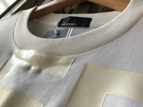 ラバープリントTシャツのユニセックス