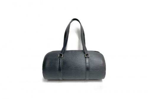 ラグジュアリーブランドのLOUIS VUITTON 　