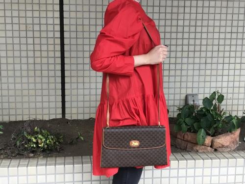 セリーヌの馬車金具マカダムショルダーバッグ