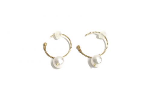 ルルピアス、アンジュパールピアスのレディース　ピアス