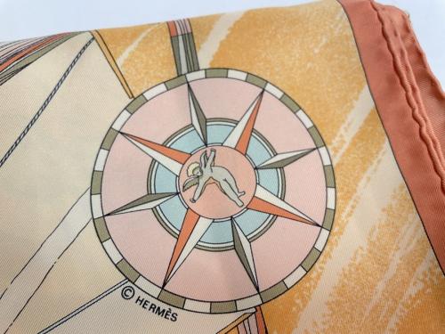 スカーフのカレ90