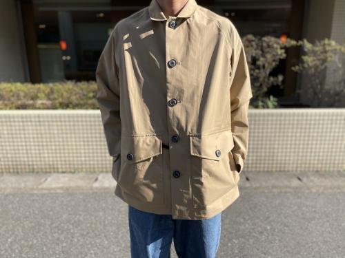 トウキョウデザインスタジオバイニューバランスのステンカラーコート