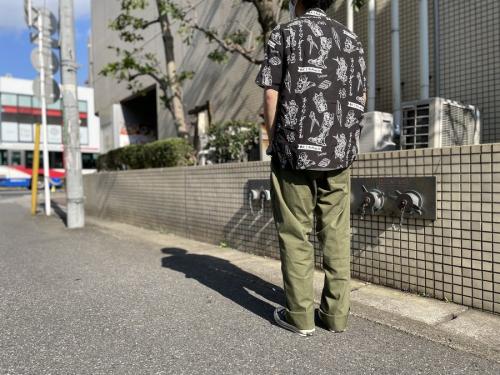 アロハシャツのオープンカラーシャツ