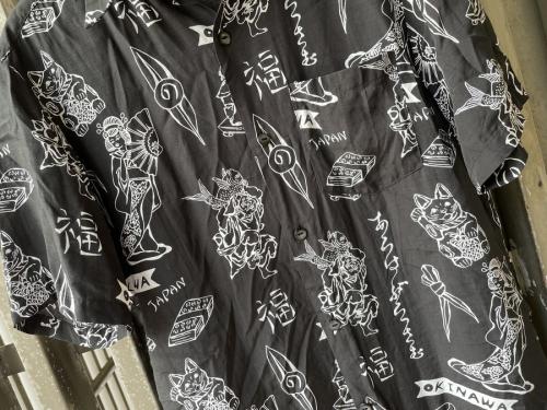 オープンカラーシャツ