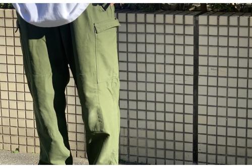 スウェディッシュアーミーのミリタリーパンツ