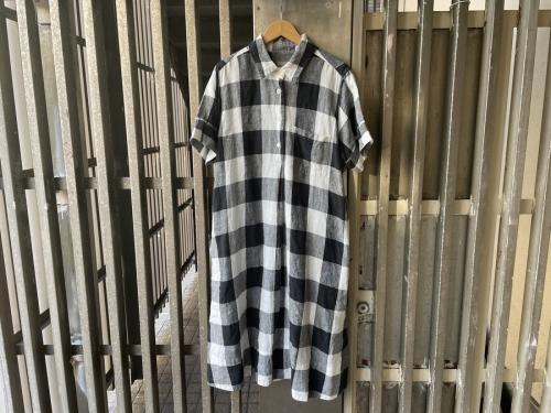 リネンワンピースのワンピース