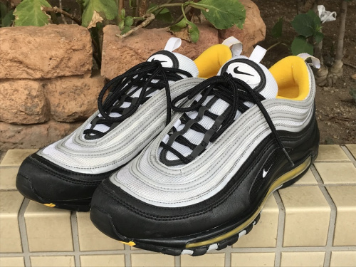 スニーカーのNIKE