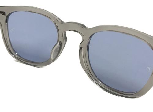 スタンダードカルフォルニアのクリアフレームサングラス