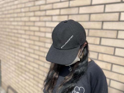 キャップの6パネルキャップ