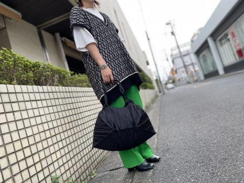 キャリアファッションのPLEATS PLEASE