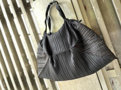 PLEATS PLEASEのプリーツプリーズ