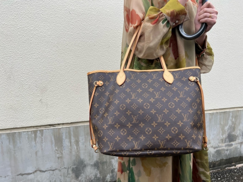 ラグジュアリーブランドのLOUIS VUITTON 　