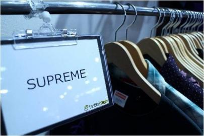 「SUPREMEのシュプリーム 」