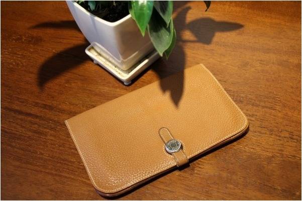 セレブの心を魅了し続けるHERMES/エルメス ドゴンGM入荷いたし セレブの心を魅了し続けるHERMES/エルメス ドゴンGM入荷いたし