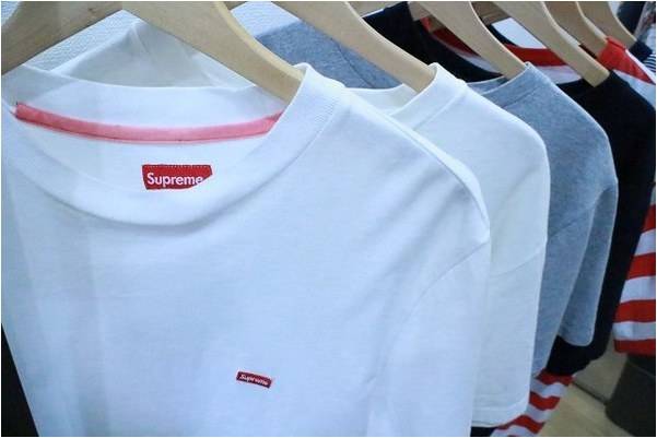 supreme スモールボックスロゴ Tシャツ