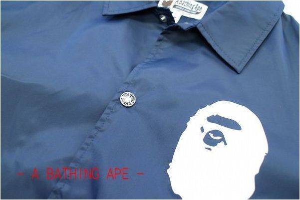 春先に使えるA BATHING APE（アベイシングエイプ）コーチ