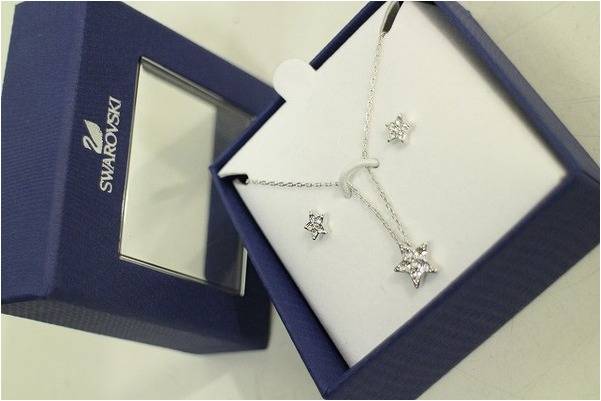 何でも揃う 新品未使用】BIGBANG 非売品 名古屋ドーム SWAROVSKIネックレス アイドル