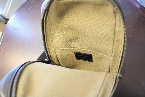メンズにもLOUIS VUITTON/ルイヴィトン。”ユタ”レザーショルダー