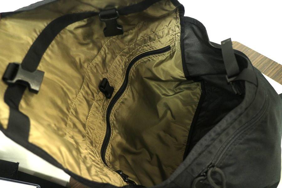 シンプルでベーシックが信念としたバッグ、MHL.×BRIEFING