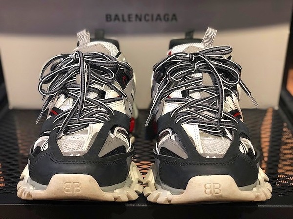 BALENCIAGAバレンシアガよりTRACK TRAINERSトラックトレーナー