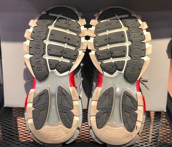 BALENCIAGA(バレンシアガ)」よりTRACK TRAINERS(トラックトレーナー