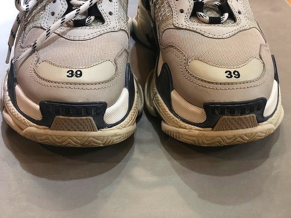 BALENCIAGA（バレンシアガ）」よりtriple S(トリプルエス)スニーカーが