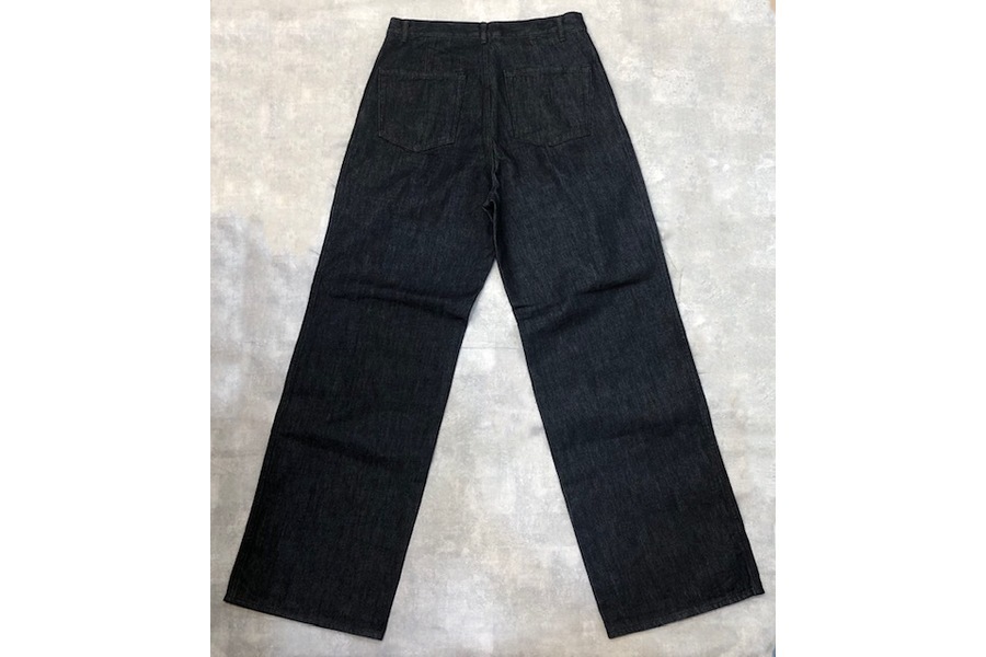 「AURALEE（オーラリー）」より人気のデニムパンツ20SS HARD TWIST DENIM WIDE SLACKS（ハードツイストデニム