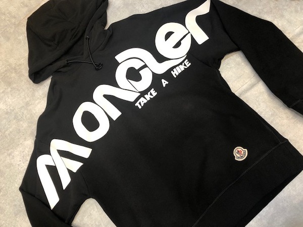 MONCLER（モンクレール）」よりロゴスモールワッペン付パーカーが入荷