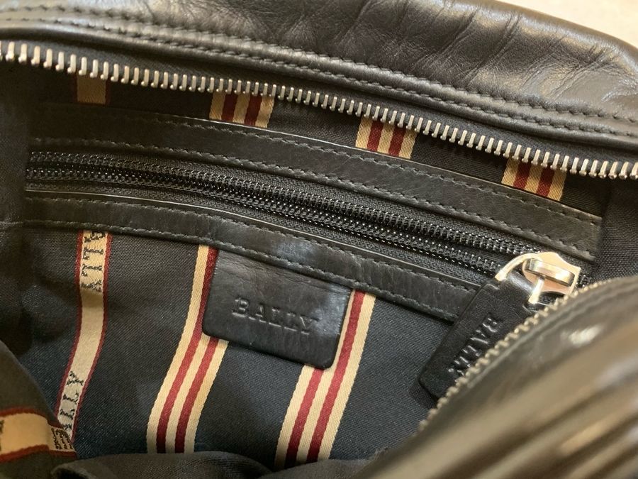 シンプルで洗練された雰囲気が魅力の「BALLY(バリー)」よりレザー