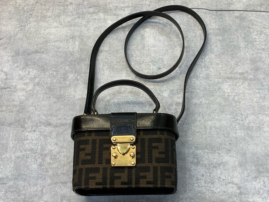 ズッカ柄！「FENDI /フェンディ」よりズッカ柄バニティバッグ が入荷