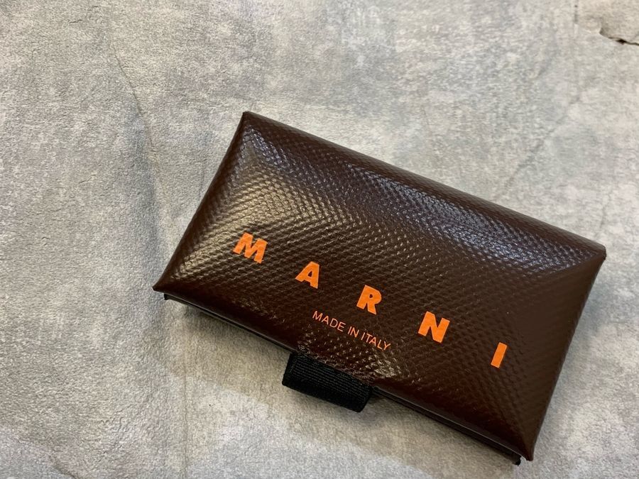 MARNI/マルニ】のPVC折り紙ウォレットが買取入荷しました。【即発送】マル二 MARNI 3つ折り コンパクト財布 バイカラー。[2021.02.09 