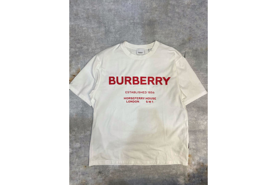 BURBERRY/バーバリー】よりホースフェリープリント コットンTシャツが BURBERRY/バーバリー】よりホースフェリープリント コットンTシャツが