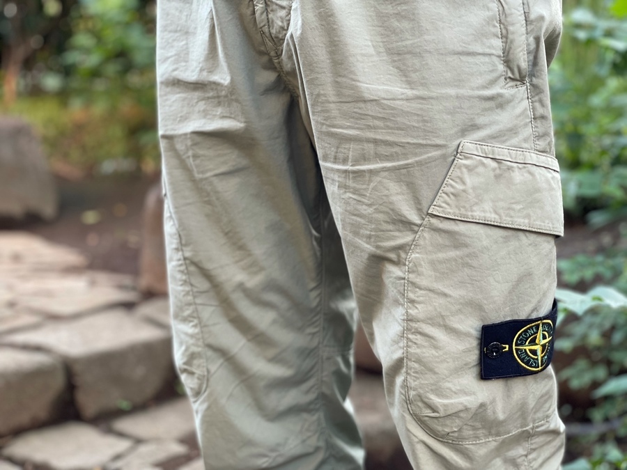 STONE ISLAND/ストーン アイランド 」よりストレッチカーゴパンツを